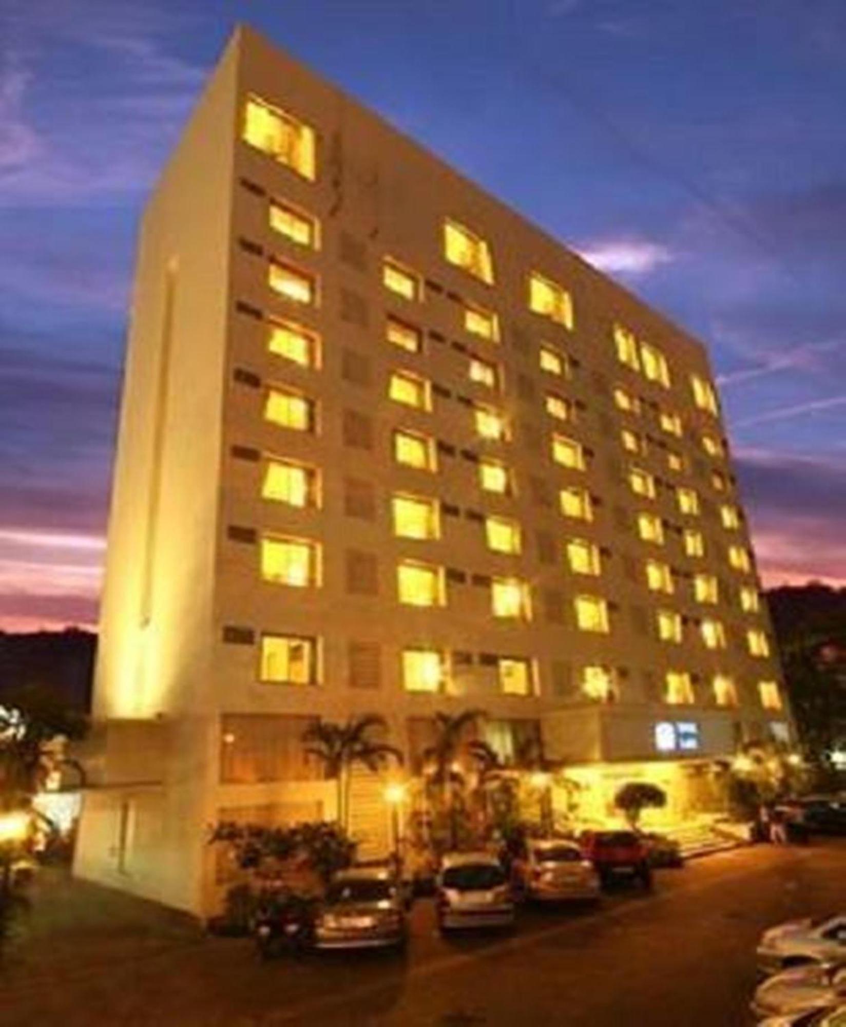 The Sahil Hotel Мумбай Екстериор снимка